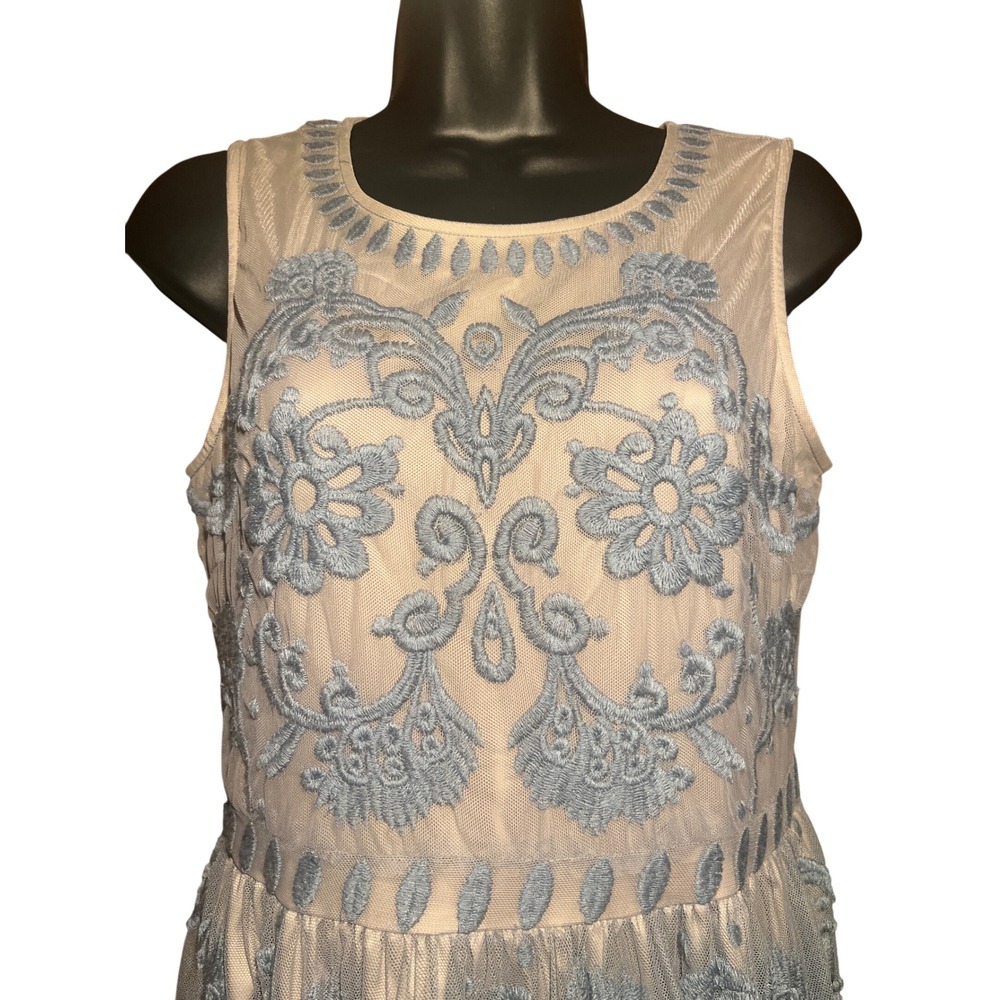 Sundance‎ Embroidered Lace Dress Blue Beige Sleeveless Sheath Knee Length Size 4 - Picture 3 of 7